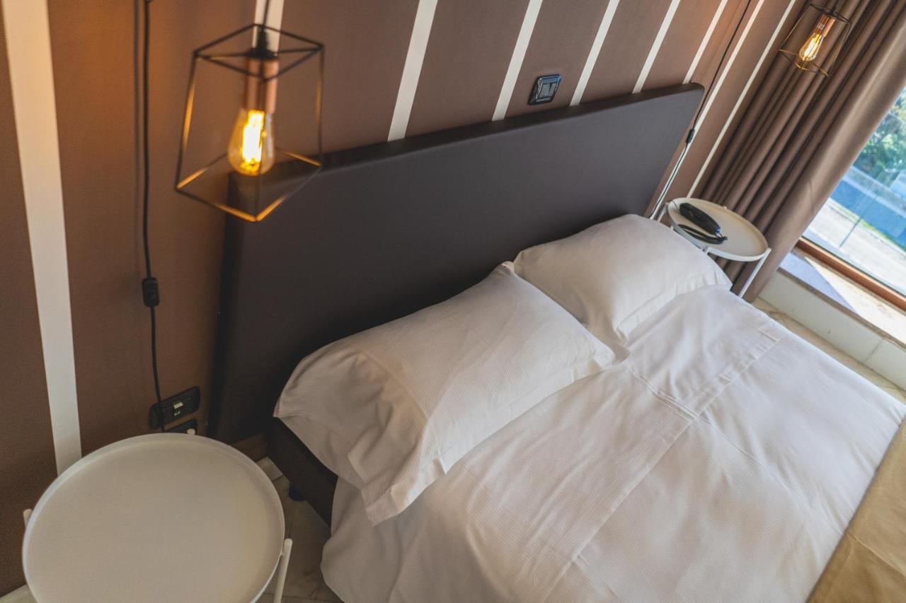 Hotel Continental Реджо ди Калабрия Екстериор снимка