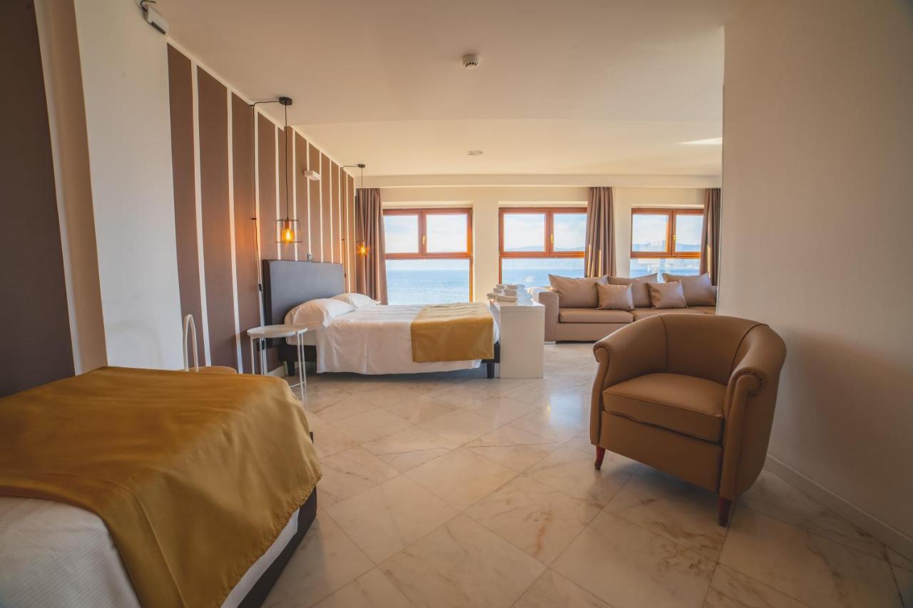 Hotel Continental Реджо ди Калабрия Екстериор снимка