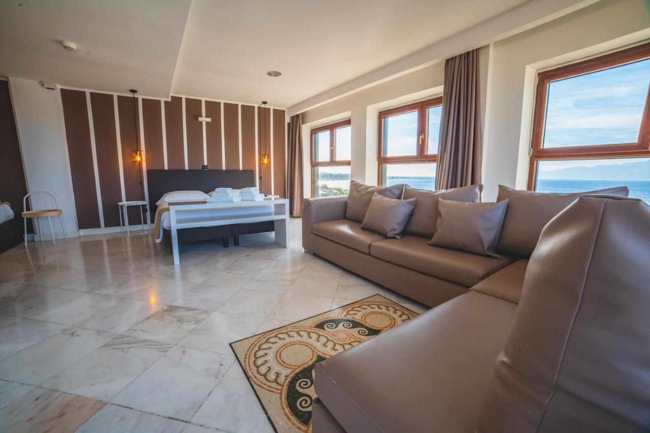 Hotel Continental Реджо ди Калабрия Екстериор снимка