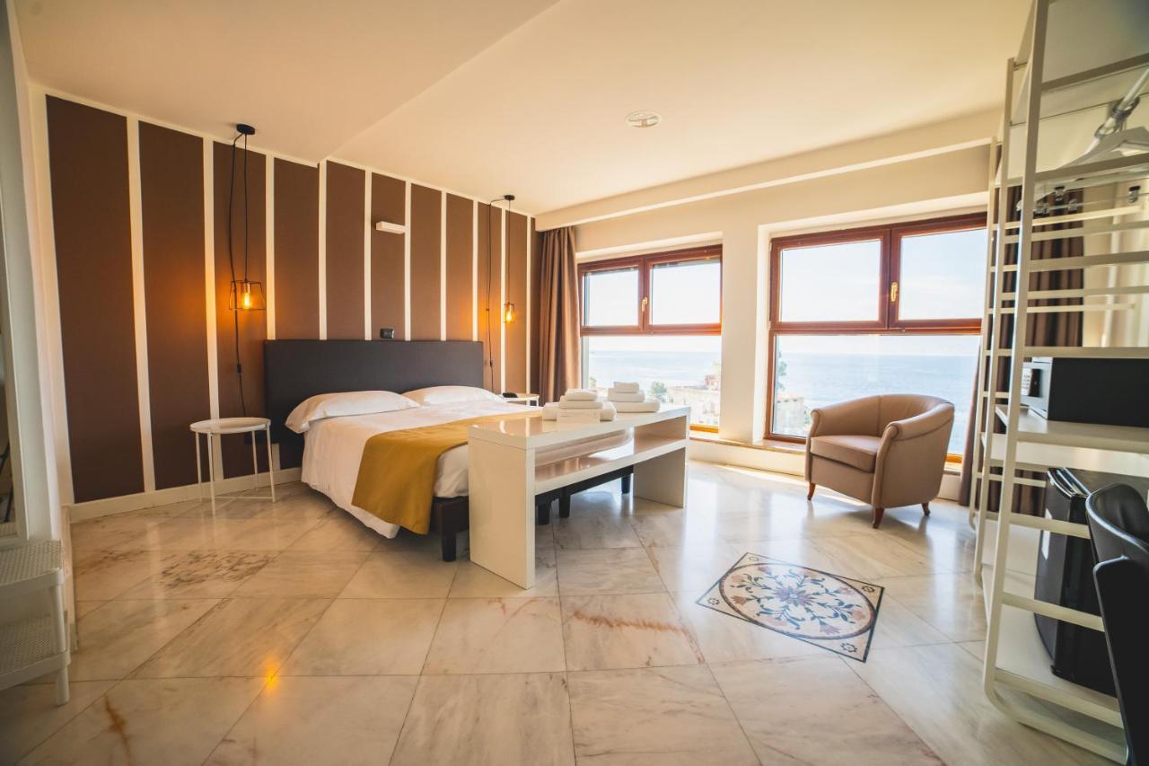 Hotel Continental Реджо ди Калабрия Екстериор снимка