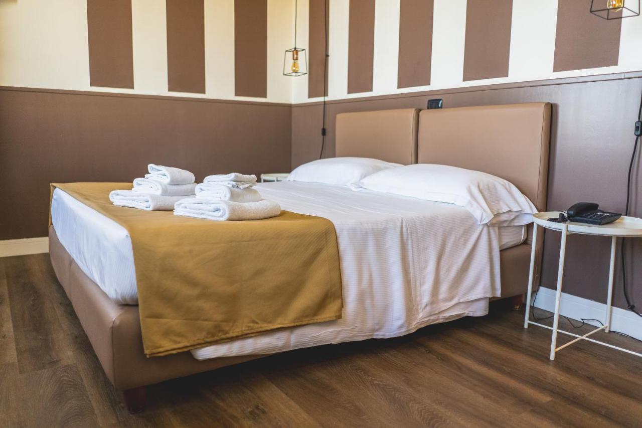 Hotel Continental Реджо ди Калабрия Екстериор снимка
