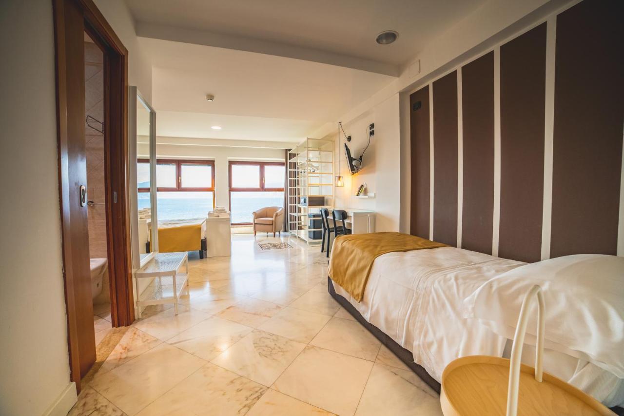 Hotel Continental Реджо ди Калабрия Екстериор снимка