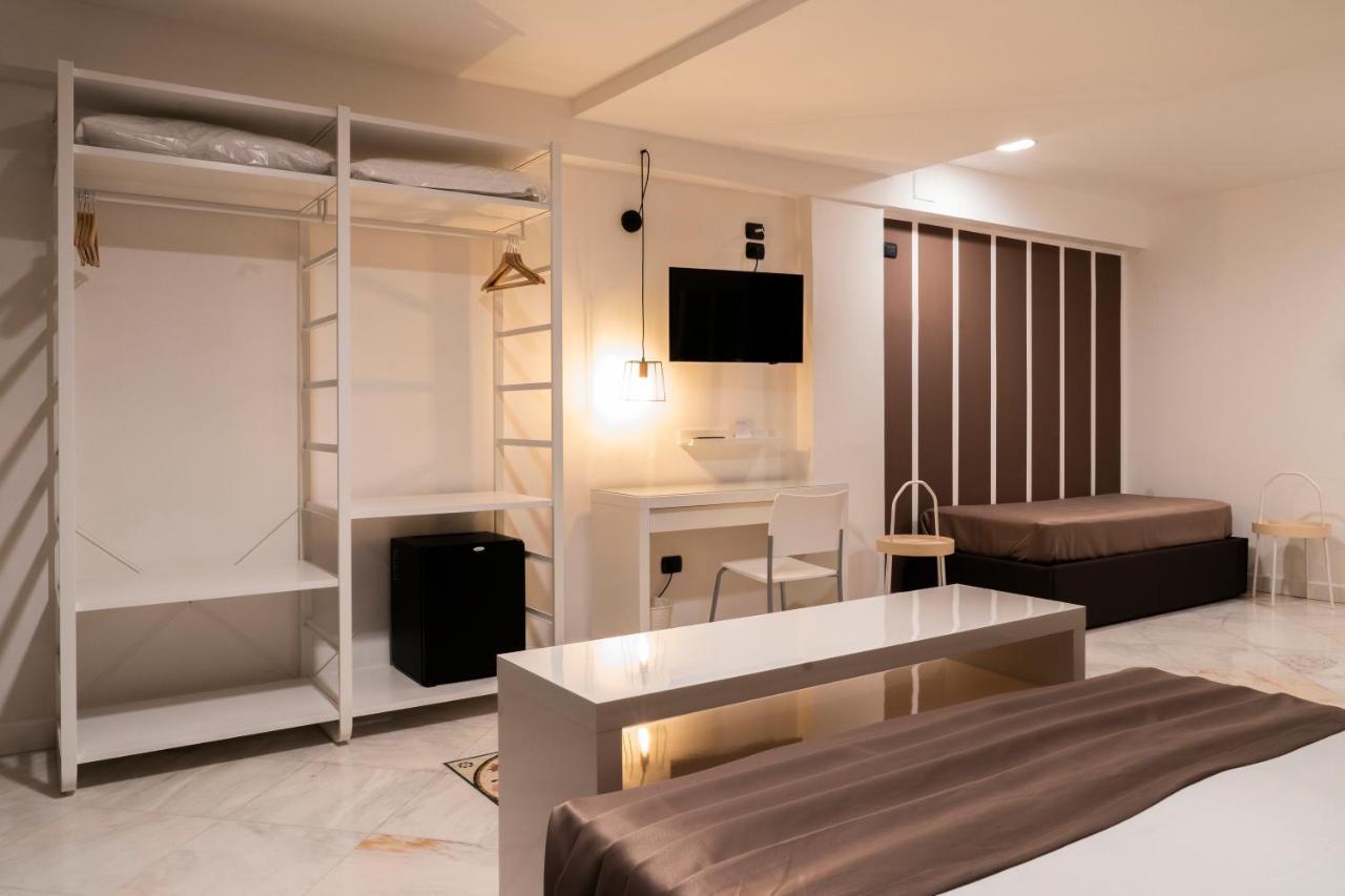 Hotel Continental Реджо ди Калабрия Екстериор снимка
