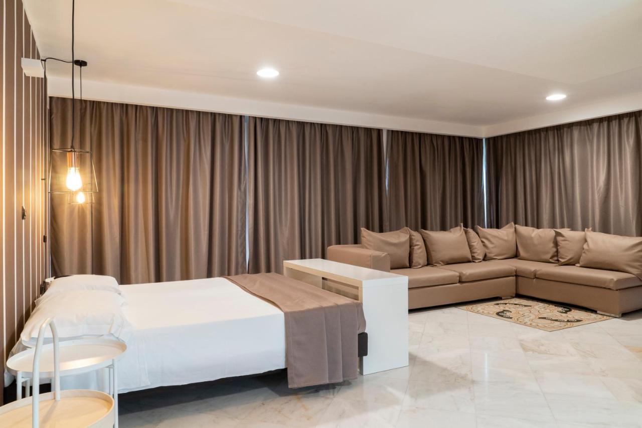 Hotel Continental Реджо ди Калабрия Екстериор снимка